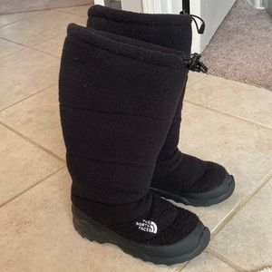 North Face Women’s Black Heat Seeker Insulated Winter / Snow Boots - US size 9